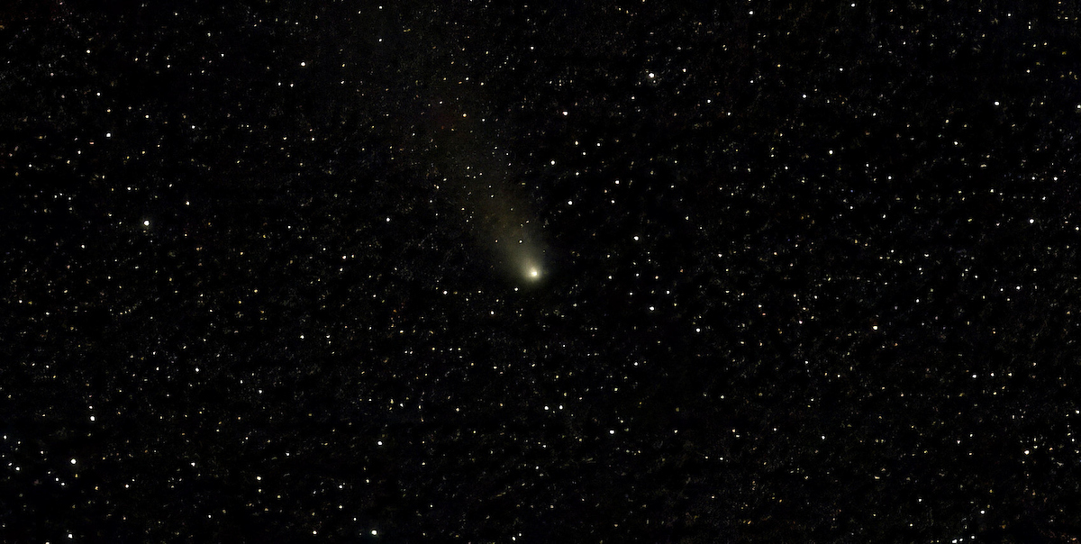 Comet C/2023 A3 (Tsuchinshan–ATLAS). Composite of 30 images taken with a Vaonis Vespera Classic Telescope (200 mm, f/4, 30 x 10 sec).